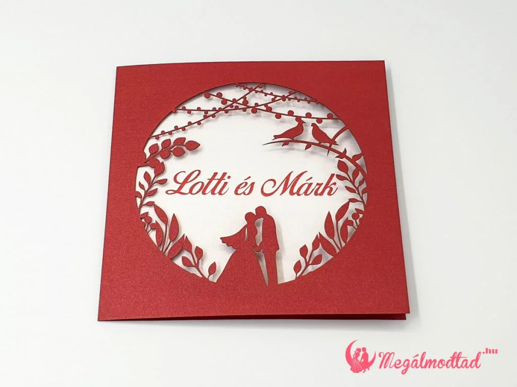 Kinyitható lézervágott esküvői meghívó kör alakban kivágott ifjú párral