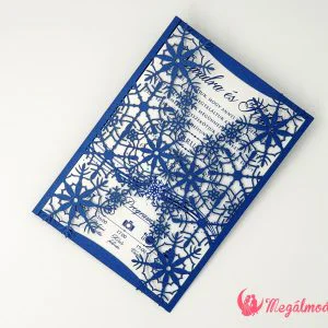 Hópehely mintás lézervágott esküvői meghívó sötétkék, gyöngyház fényű kartonból