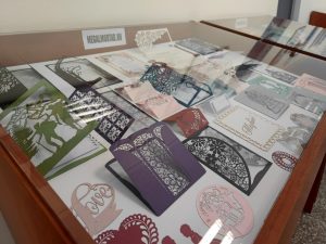 Megálmodtad.hu lézervágott esküvői meghívók közelről