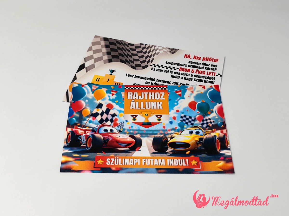Versenyautós szülinapi meghívó gyerekeknek, 11x15 cm-es, kétoldalas, gyöngyházfényű kartonra nyomtatva